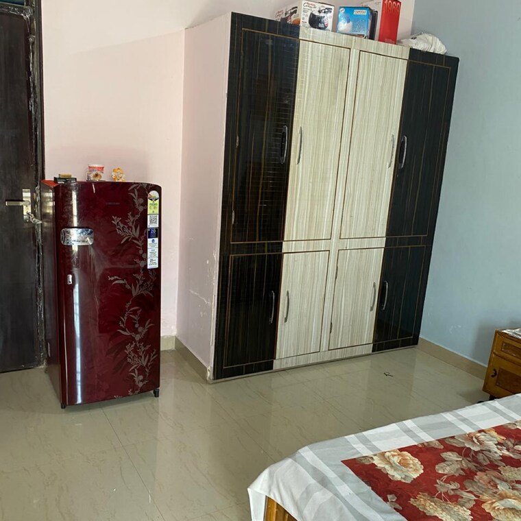 Room, gomti nagar Pg For Boys & Girls In Gomti Nagar 9700987