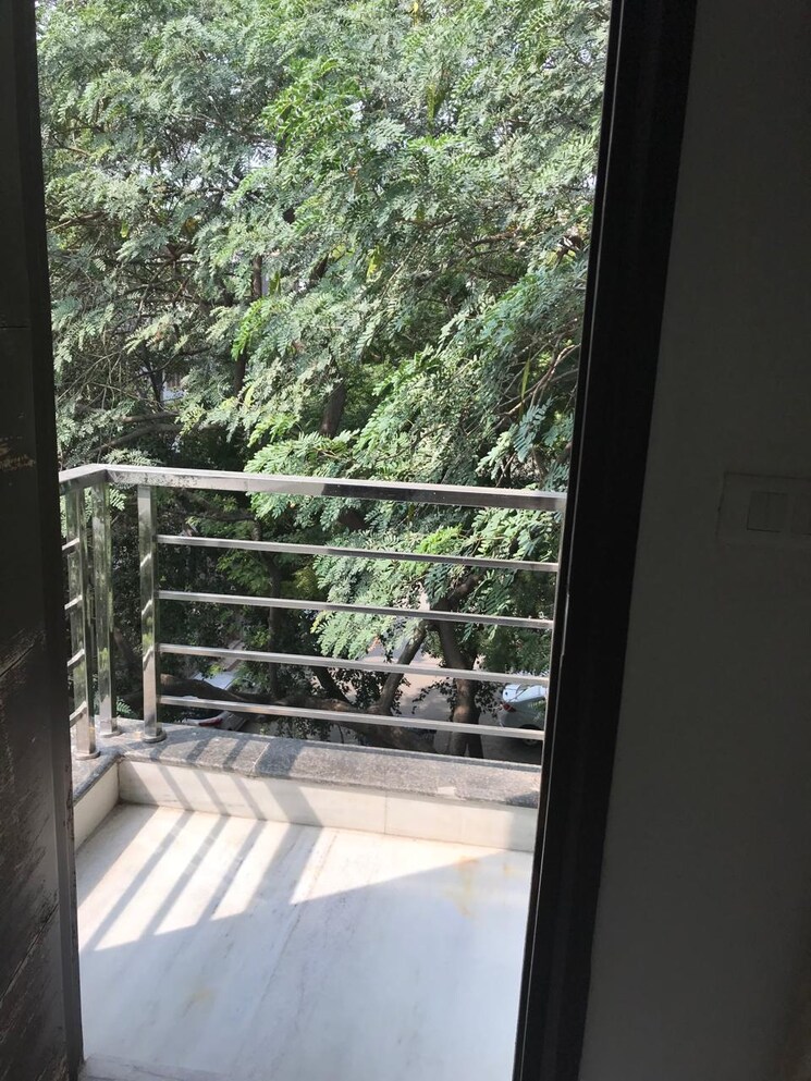 Balcony, vasant kunj 5 Bedroom 2700 Sq.Ft. Apartment In Vasant Kunj Delhi 9700998