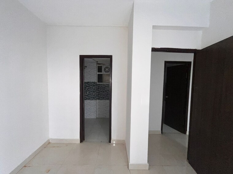 Room, sector 71 2.5 Bedroom 600 Sq.Ft. Builder Floor In Sector 71 Gurgaon 9701135