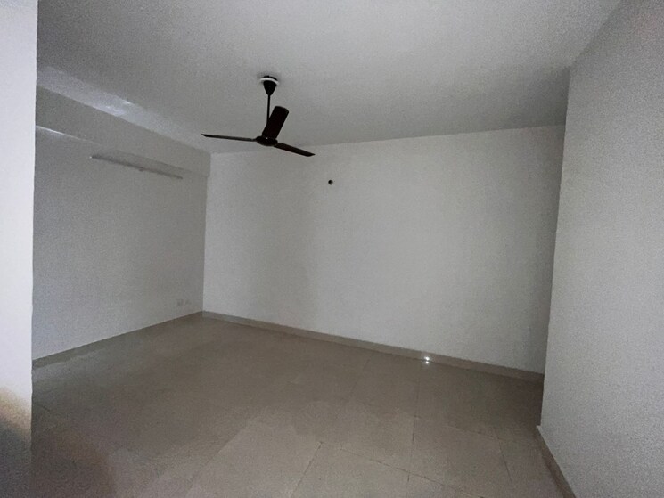 Room, sector 71 2.5 Bedroom 850 Sq.Ft. Builder Floor In Sector 71 Gurgaon 9701356