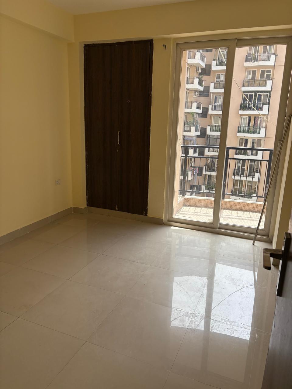 3 BHK Apartment For Rent in Strategic Royal Court