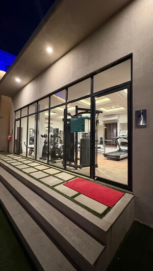 Gym in 3 BHK Apartment at Gomti Nagar – for Rent