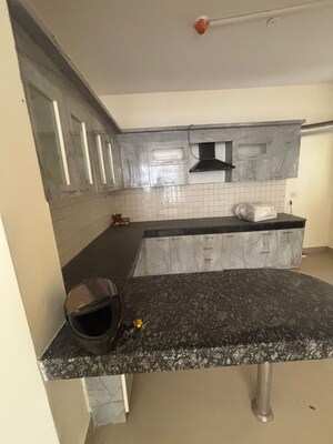 Kitchen in 3 BHK Apartment at Gomti Nagar – for Rent