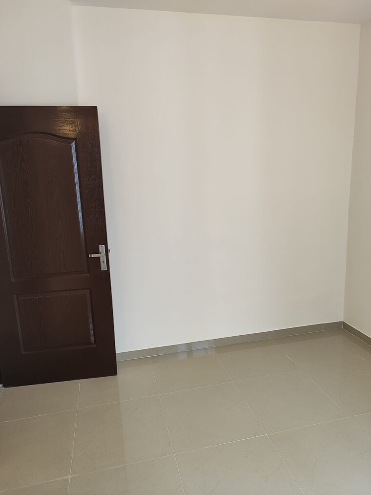 Room, gomti nagar 3 Bedroom 1635 Sq.Ft. Apartment In Gomti Nagar Lucknow 9701712