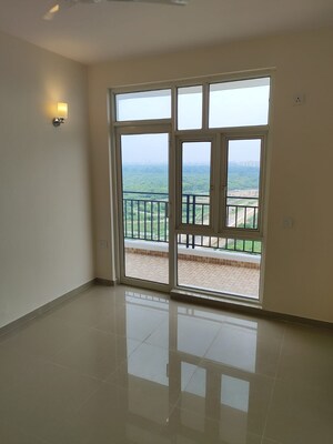 Room in 3 BHK Apartment at Gomti Nagar – for Sale