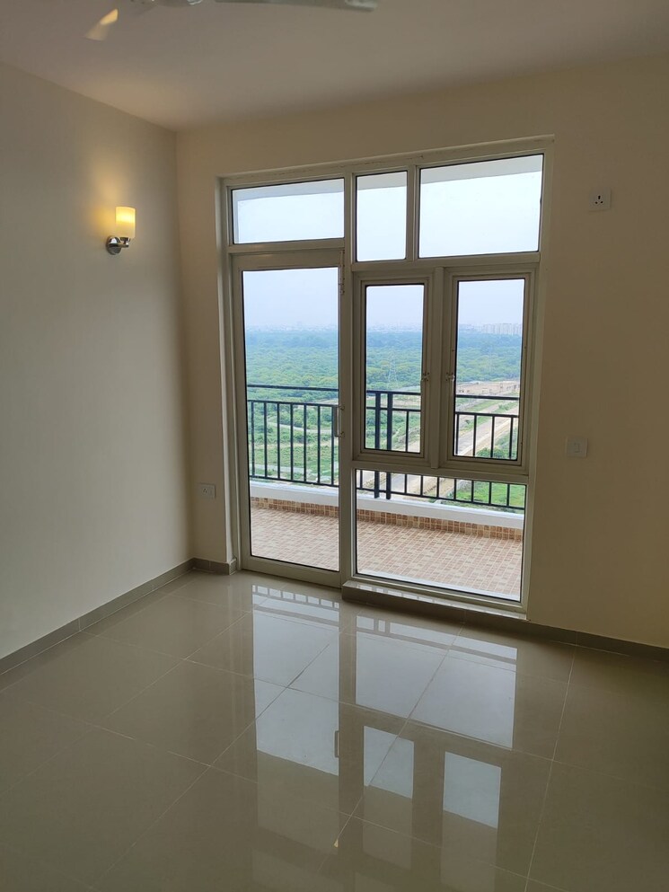 Room, gomti nagar 3 Bedroom 1635 Sq.Ft. Apartment In Gomti Nagar Lucknow 9701712