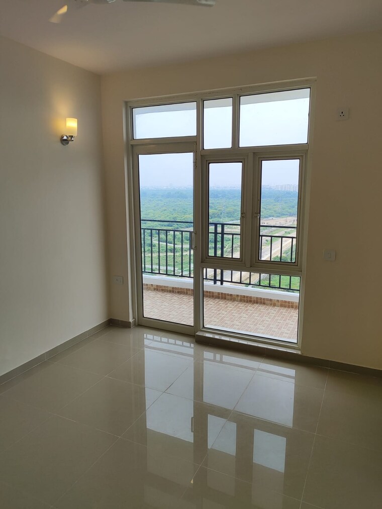 Room, gomti nagar 3 Bedroom 1635 Sq.Ft. Apartment In Gomti Nagar Lucknow 9701712