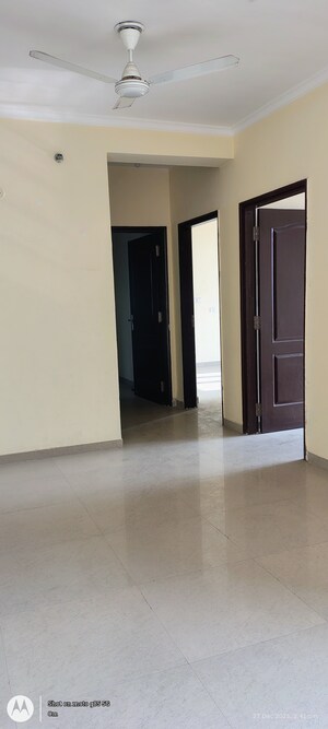 Room in 3 BHK Apartment at Omaxe R2, Gomti Nagar – for Sale
