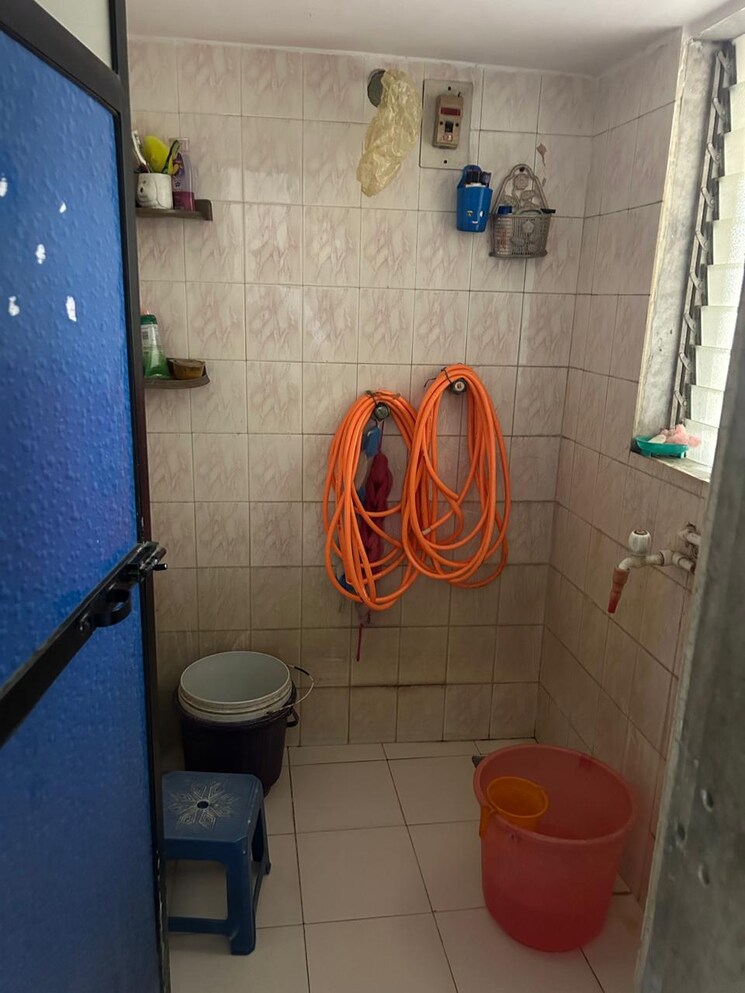 Bathroom, evershine-krishna-sagar 2 Bedroom 850 Sq.Ft. Apartment In Vasai East Palghar 9701187