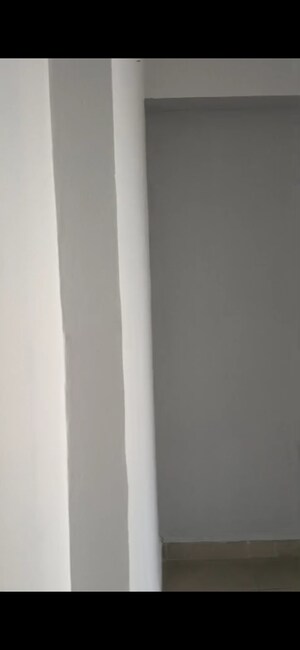 Furnished Amenities in 2.5 BHK Apartment at Panchsheel Greens II, Sector 16 Greater Noida – for Sale