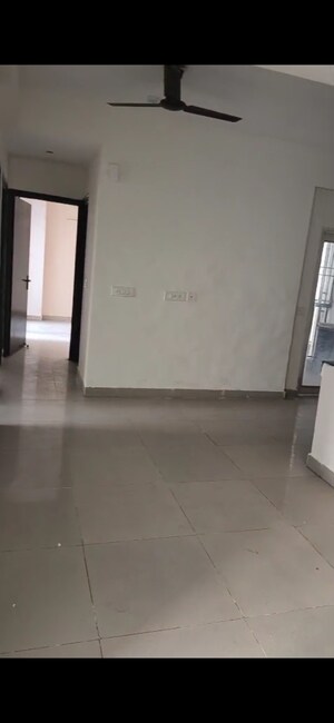 Room in 2.5 BHK Apartment at Panchsheel Greens II, Sector 16 Greater Noida – for Sale