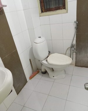 Bathroom in 2 BHK Apartment at Eldeco Eternia, Sitapur Road – for Rent
