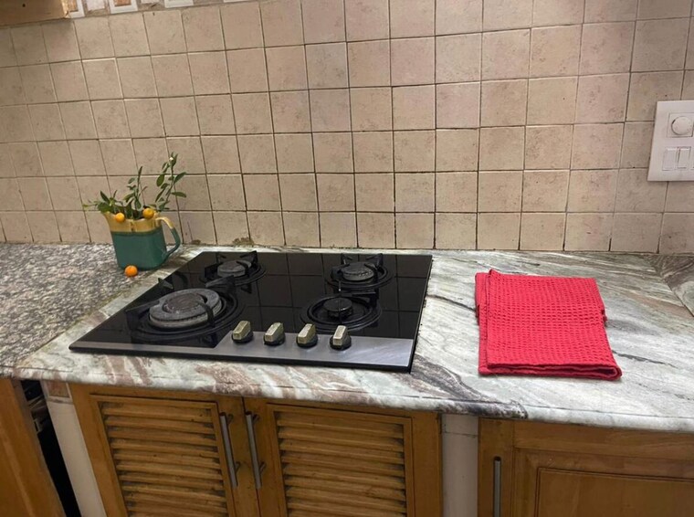 Kitchen, friends colony 3 Bedroom 730 Sq.Ft. Apartment In Friends Colony Delhi 9701334