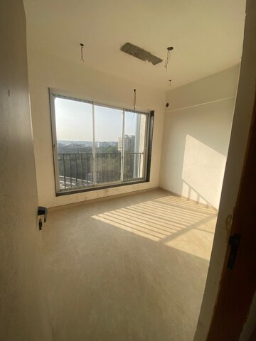 Room in 3 BHK Apartment at Ghatkopar East – for Sale