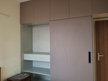 Room in 2 BHK Apartment at Signature Global Prime, Sector 63a – for Rent