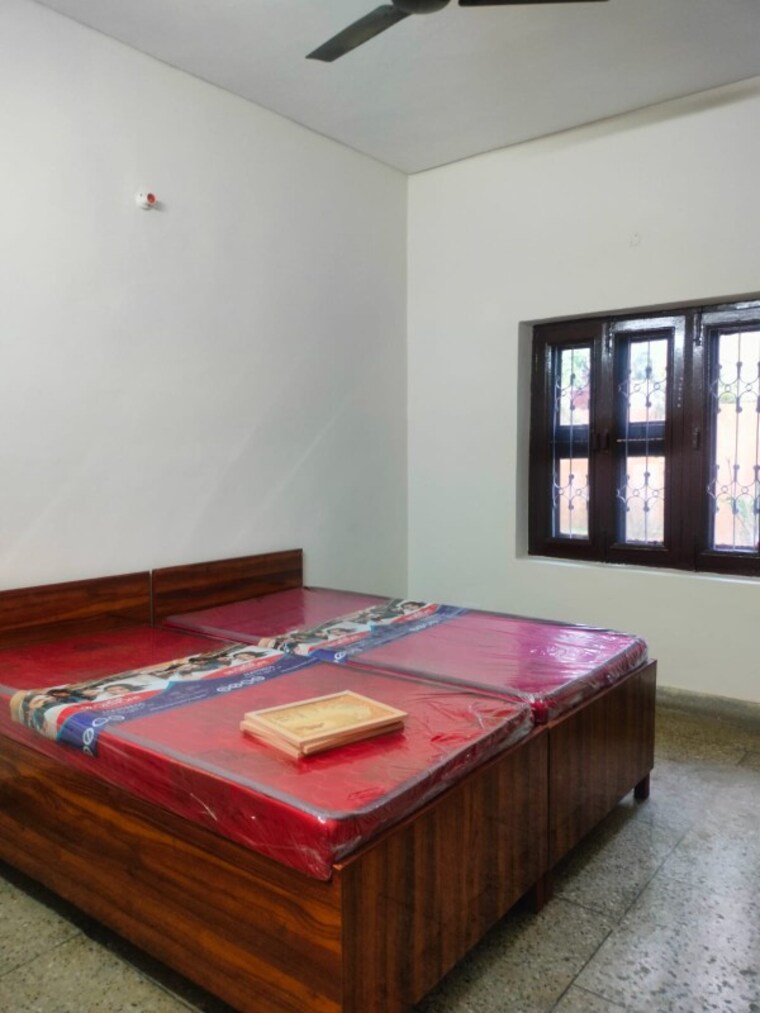 Bedroom, sector 14 2 Bedroom 1485 Sq.Ft. Independent House In Sector 14 Gurgaon 9701616