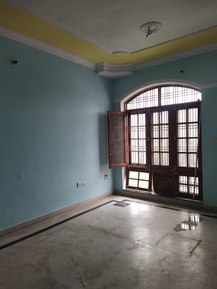 Room, gomti nagar 3 Bedroom 3200 Sq.Ft. Builder Floor In Gomti Nagar Lucknow 9701699