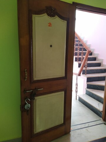 Staircase in 3 BHK Builder Floor at Gomti Nagar – for Rent