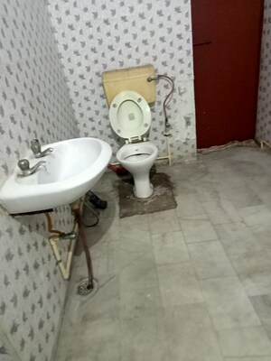 Bathroom in 1 BHK Villa at Aliganj – for Rent