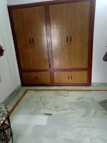 Room in 1 BHK Villa at Aliganj – for Rent