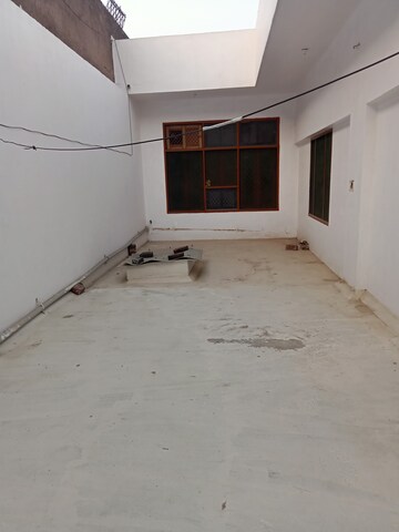  1 BHK Villa at Aliganj – for Rent