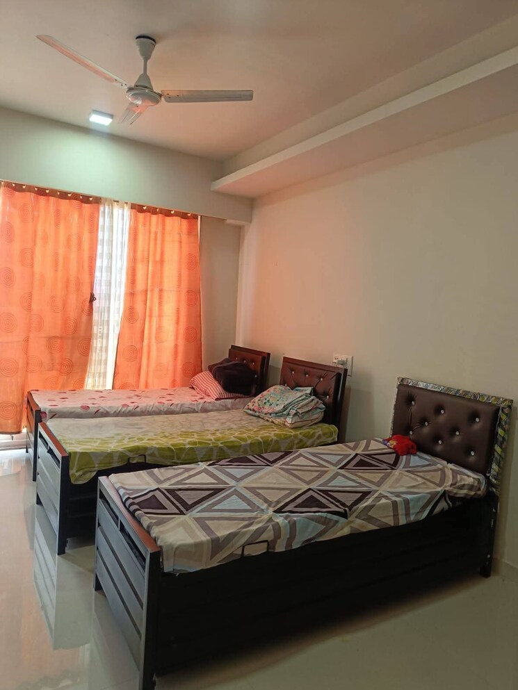 Room, goregaon west Pg For Boys & Girls In Goregaon West 9701720