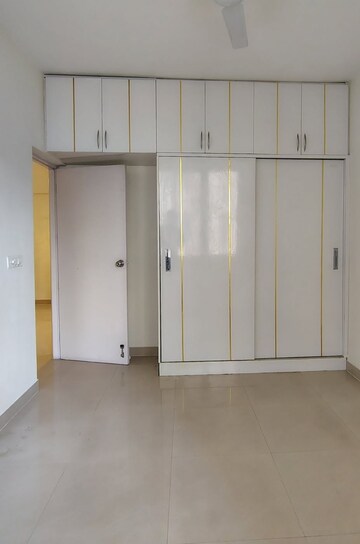 Room in 3 BHK Apartment at Solutrean Caladium, Sector 109 – for Rent