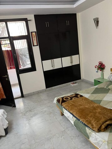 Room in 3 BHK Builder Floor at Shivalik Colony – for Rent