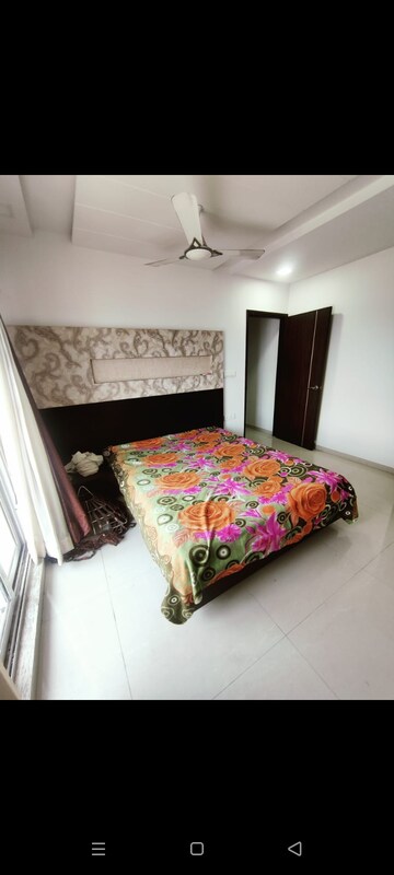 Bedroom in 3 BHK Apartment at Rosa Bella, Ghodbunder Road – for Rent