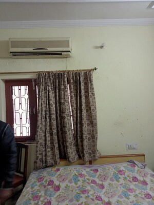 Bedroom in 1 BHK Villa at Aliganj – for Rent