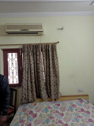 Bedroom in 1 BHK Villa at Aliganj – for Rent
