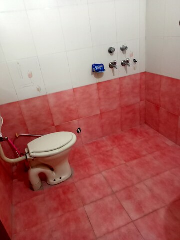 Bathroom in 1 BHK Villa at Aliganj – for Rent