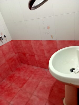 Bathroom in 1 BHK Villa at Aliganj – for Rent