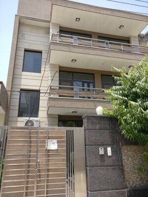 2 BHK Independent House For Rent in Sector 14