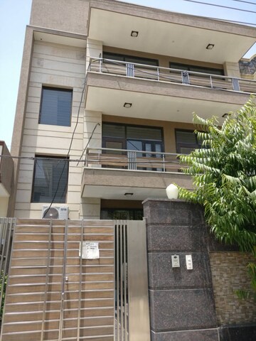 2 BHK Independent House For Rent in Sector 14