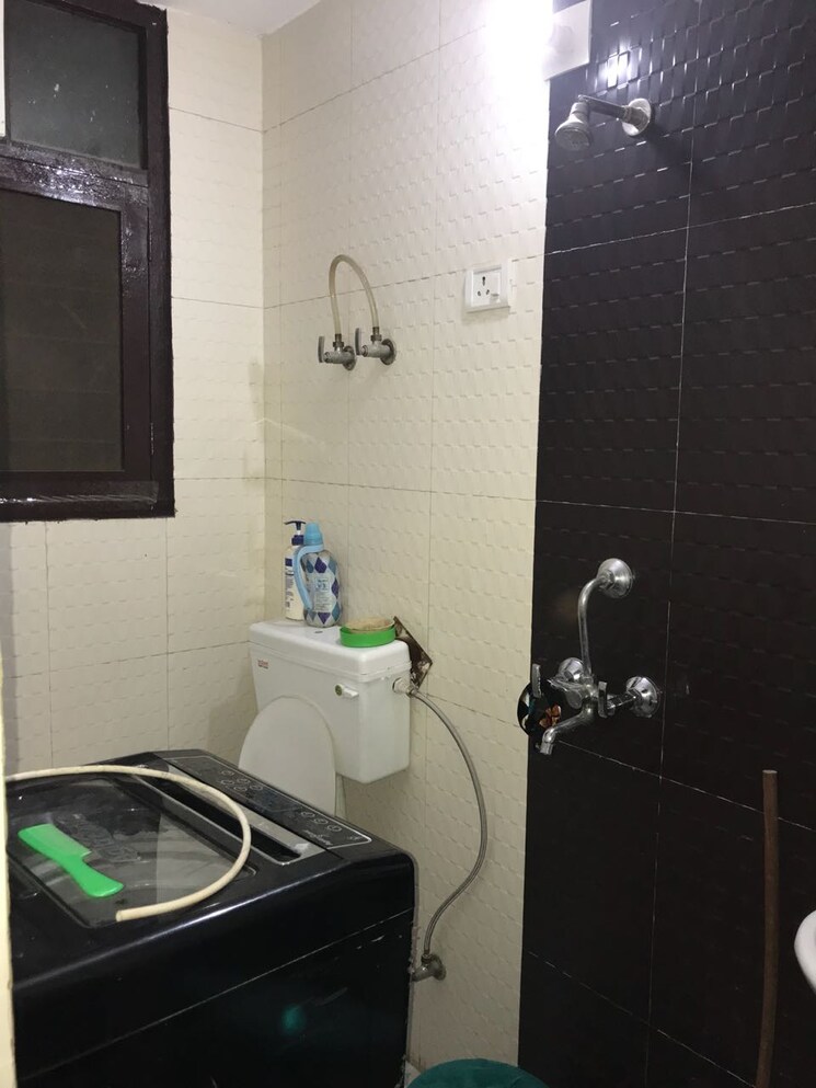 Bathroom, sector 14 2 Bedroom 1278 Sq.Ft. Independent House In Sector 14 Gurgaon 9701789