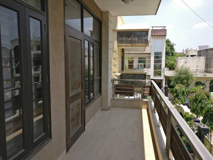 Balcony, sector 14 2 Bedroom 1278 Sq.Ft. Independent House In Sector 14 Gurgaon 9701789