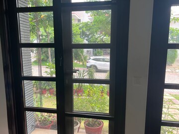 Room in 3.5 BHK Villa at Vipul Tatvam Villas, Sector 48 – for Rent