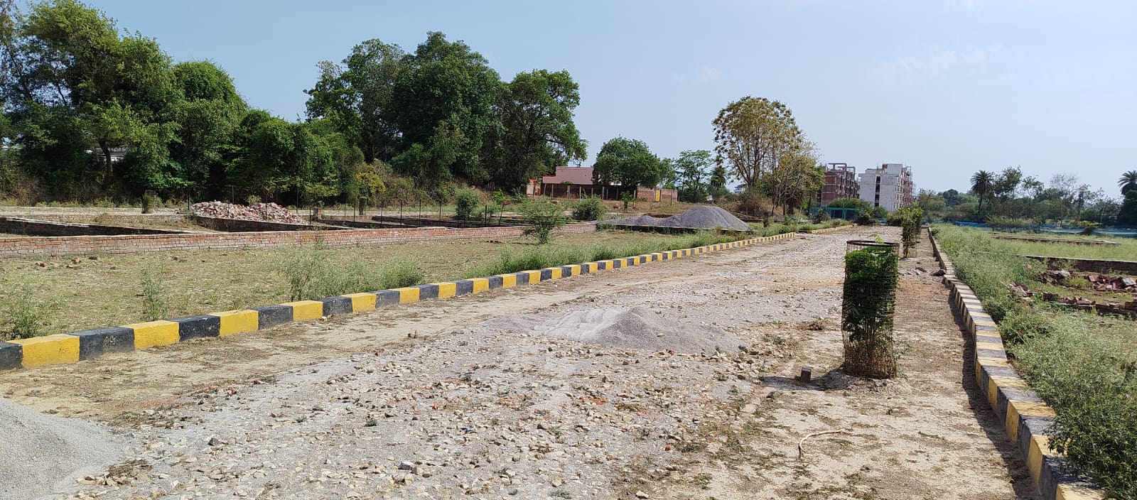 Plot For Sale in Manas Nagar