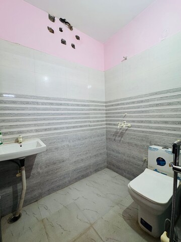 Bathroom in 1 BHK Builder Floor at Neb Sarai – for Rent