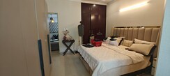 5 BHK + Servant Room Villa For Sale in Eldeco Mansionz
