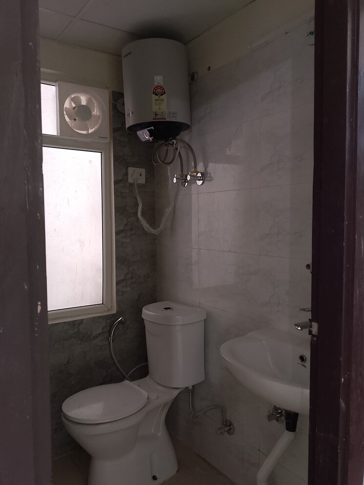 Bathroom, amrapali-enchante 2 Bedroom 900 Sq.Ft. Apartment In Tech Zone 4 Greater Noida Greater Noida 9701975