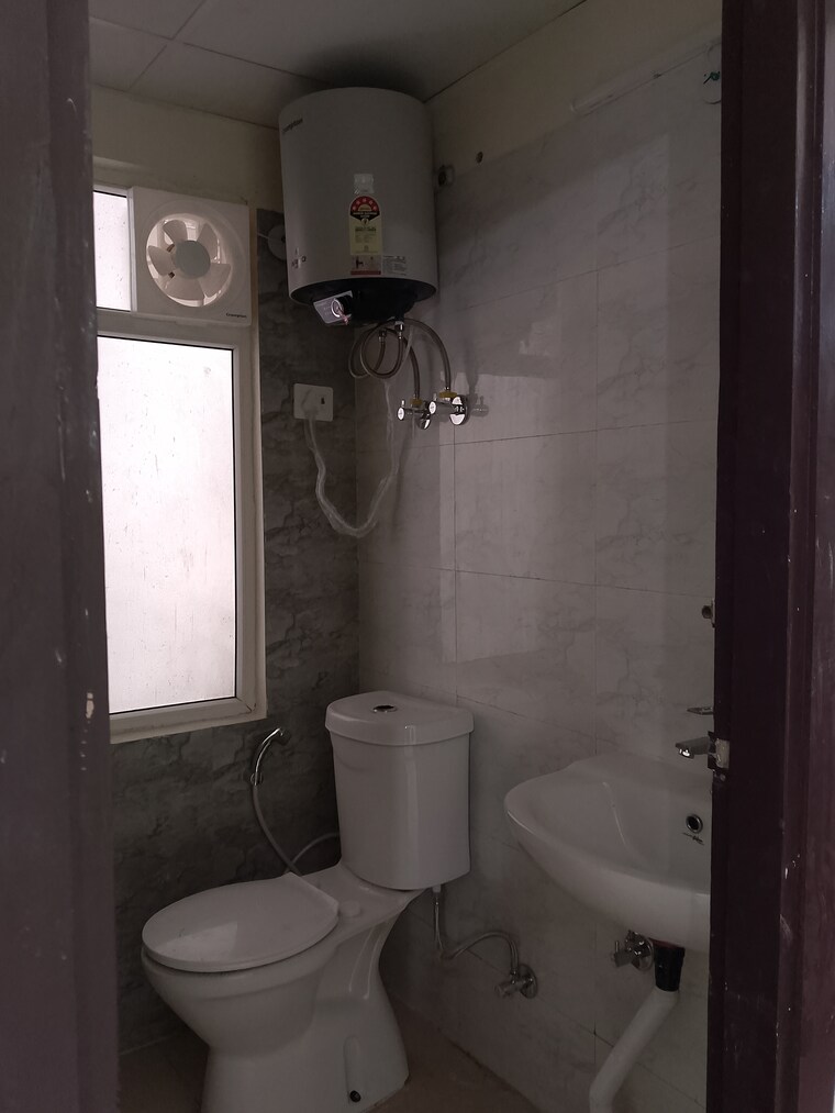 Bathroom, amrapali-enchante 2 Bedroom 900 Sq.Ft. Apartment In Tech Zone 4 Greater Noida Greater Noida 9701975