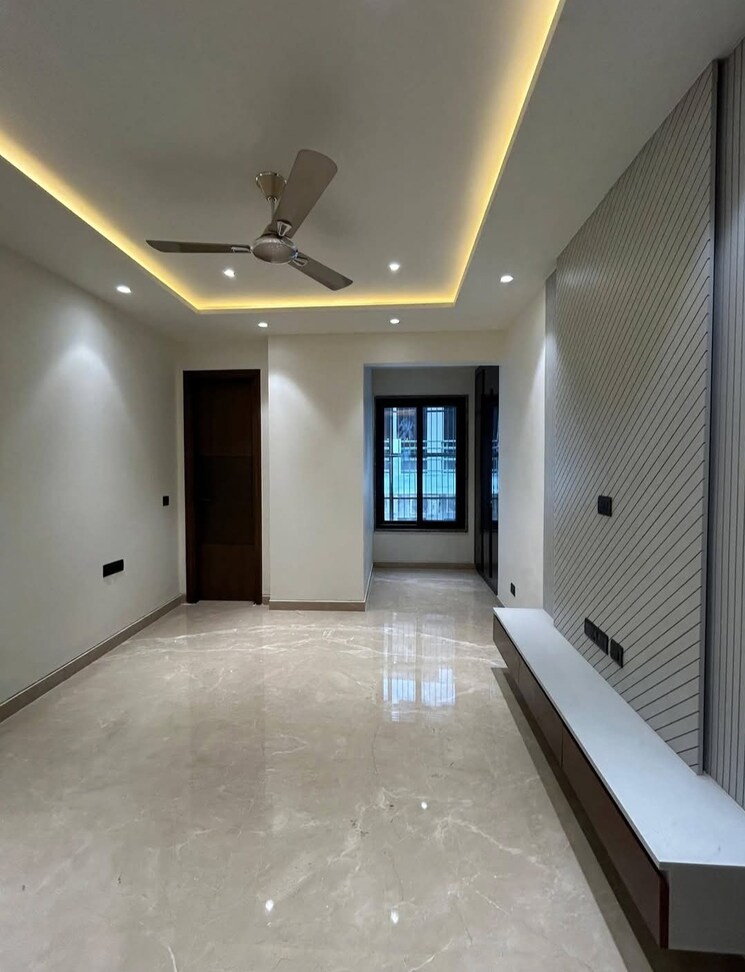 Room, sushant lok i 4 Bedroom 300 Sq.Ft. Builder Floor In Sushant Lok I Gurgaon 9702028