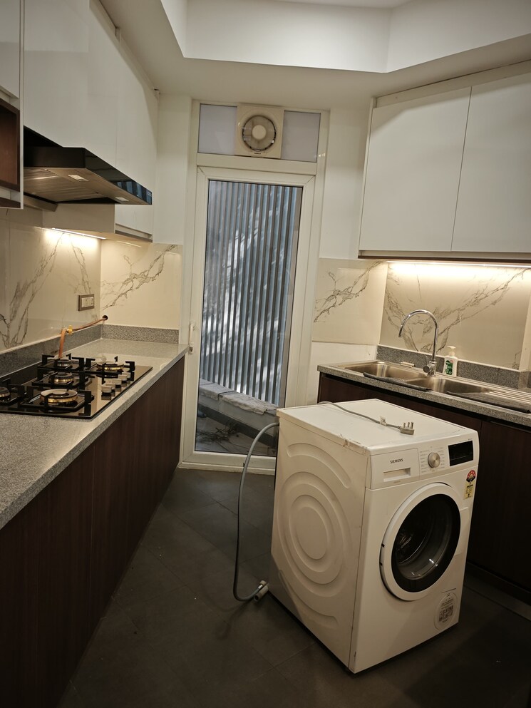 Kitchen, dlf-building-10 4 Bedroom 300 Sq.Ft. Builder Floor In Dlf Phase ii Gurgaon 9702049