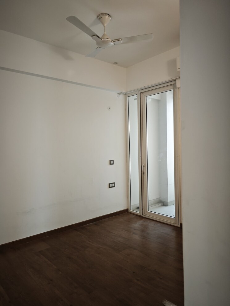 Room, dlf-building-10 4 Bedroom 300 Sq.Ft. Builder Floor In Dlf Phase ii Gurgaon 9702049