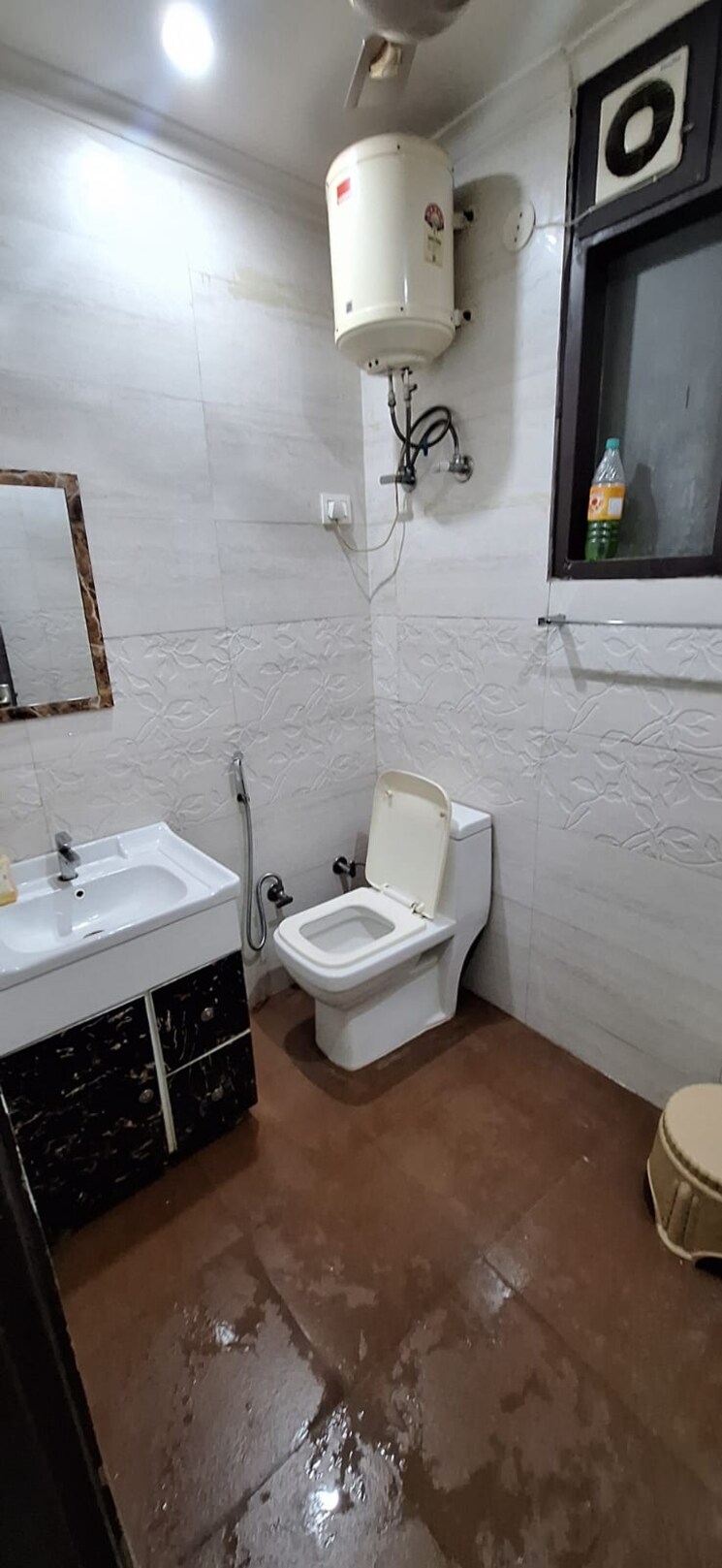 Bathroom, dlf-city-phase-iii 1 Bedroom 820 Sq.Ft. Builder Floor In Sector 24 Gurgaon 9702040