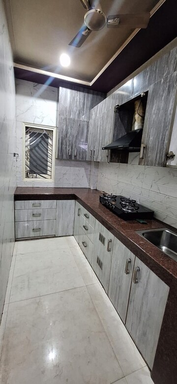Kitchen in 1 BHK Builder Floor at DLF City Phase III, Sector 24 – for Rent