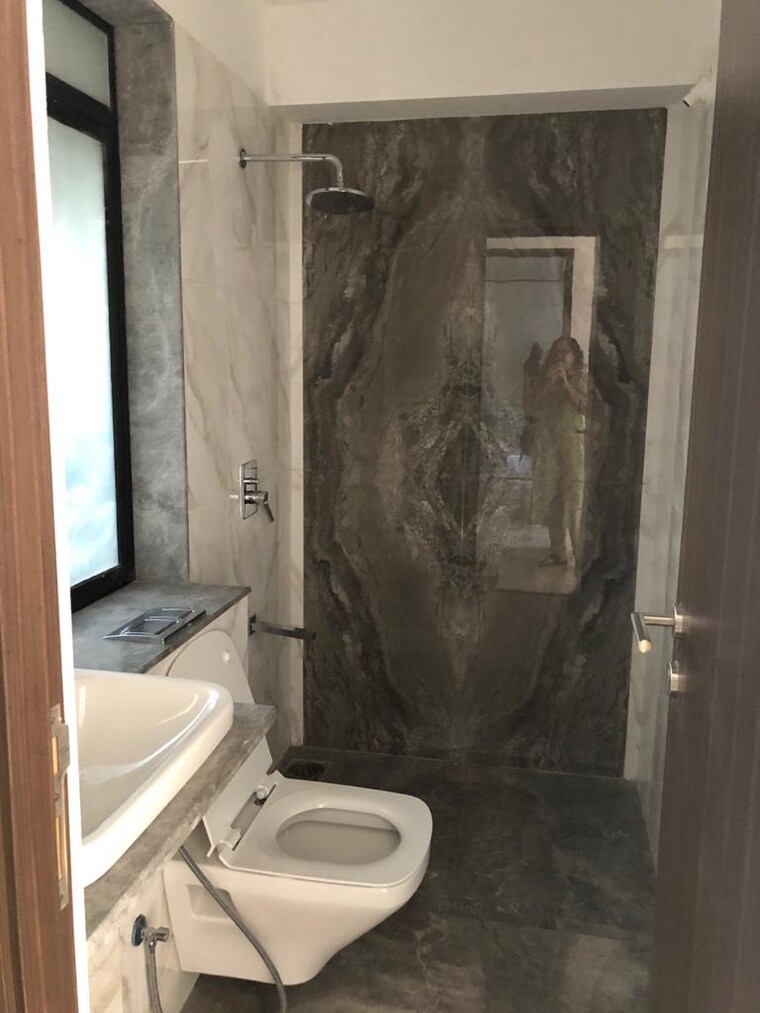 Bathroom, kalpataru-primus-residence 2 Bedroom 657 Sq.Ft. Apartment In Santacruz East Mumbai 9702207