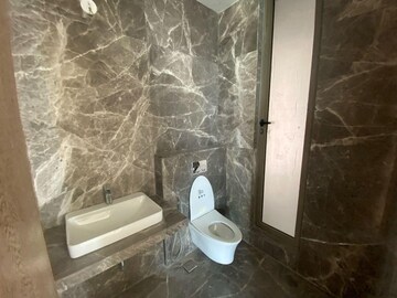 Bathroom in 4 BHK Apartment at Prestige Jasdan Classic, Mahalaxmi – for Rent